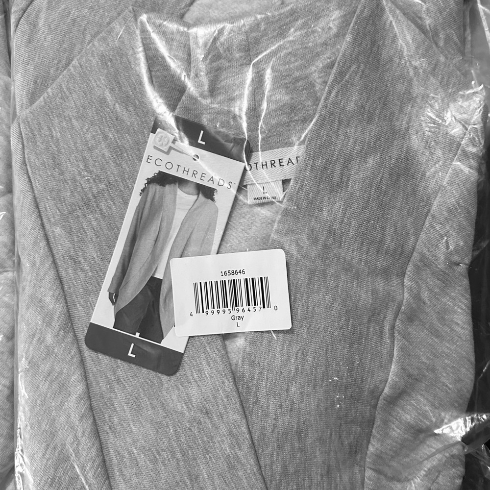 Cardigans color beige.